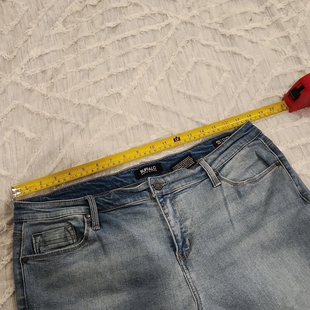 Light wash Buffalo "jess" mid rise skinny distressed jeans size 14! - Picture 9 of 11
